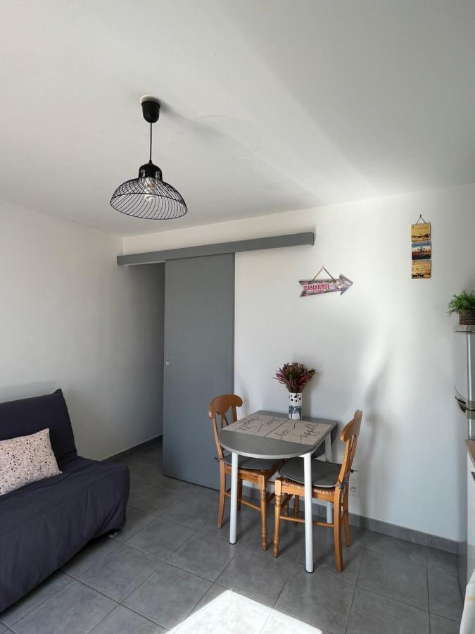 Apartamento Appt calme ensoleillé fonctionnel Saintes-Maries-de-la-Mer Exterior foto